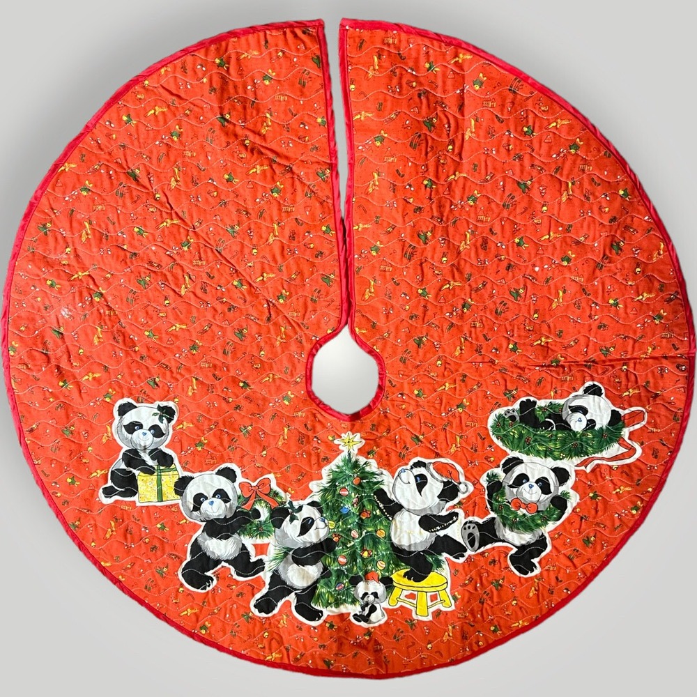 Vtg 34" Quilted Christmas‎ Tree Skirt Playful Panda Bear Family Red Kitsch Home